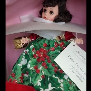 RARE MADAME ALEXANDER CHRISTMAS HOME FOR THE HOLIDAYS doll .1996